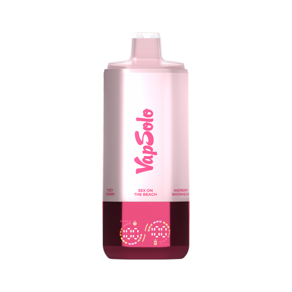 Egy VapSolo eldobható vape, ami Sex On The Beach, Raspberry Watermelon és Fizzy Cherry ízeket tartalmaz. A stílusos rózsaszín dizájn kiemeli a márkanevet.